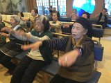 img023
